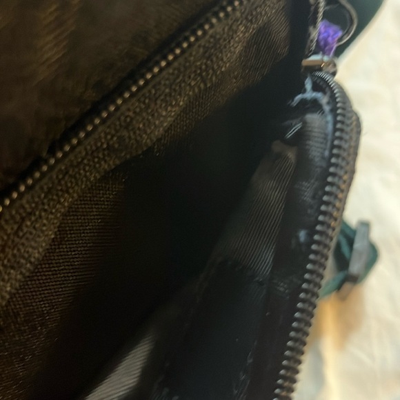 Vintage TEK Crossbody Zipper Black and Green Belt Camera Bag - Picture 7 of 8